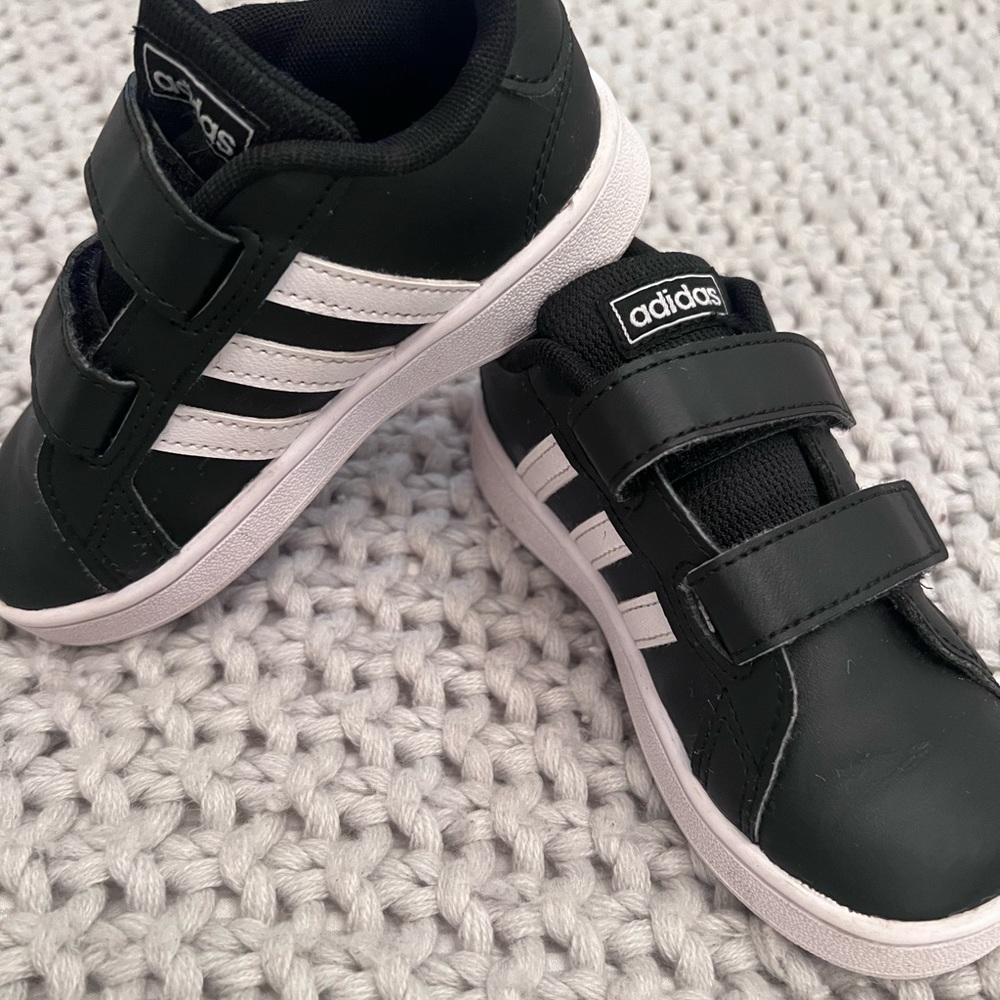 Black and white Adidas sneaker toddler size 8